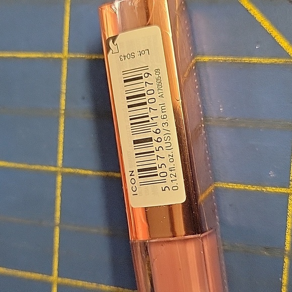 Revolution Cream Intense Shine Lipgloss Color Icon New - Picture 2 of 3